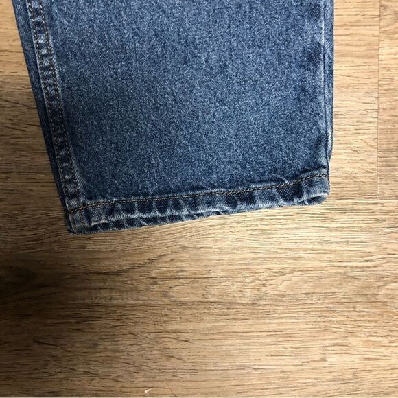 Liz Claiborne women’s classic fit Jeans, Size 12 short - Picture 3 of 9